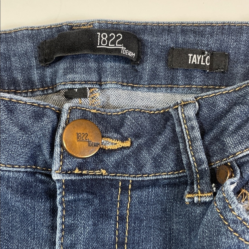 1822 Denim Taylor Jeans Women’s Distressed Cuffed Ankle Dark Wash Size 4 - Picture 2 of 8